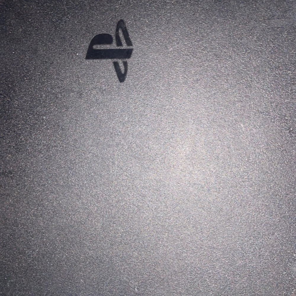 PS4 Console Interface Display - Picture 4 of 4